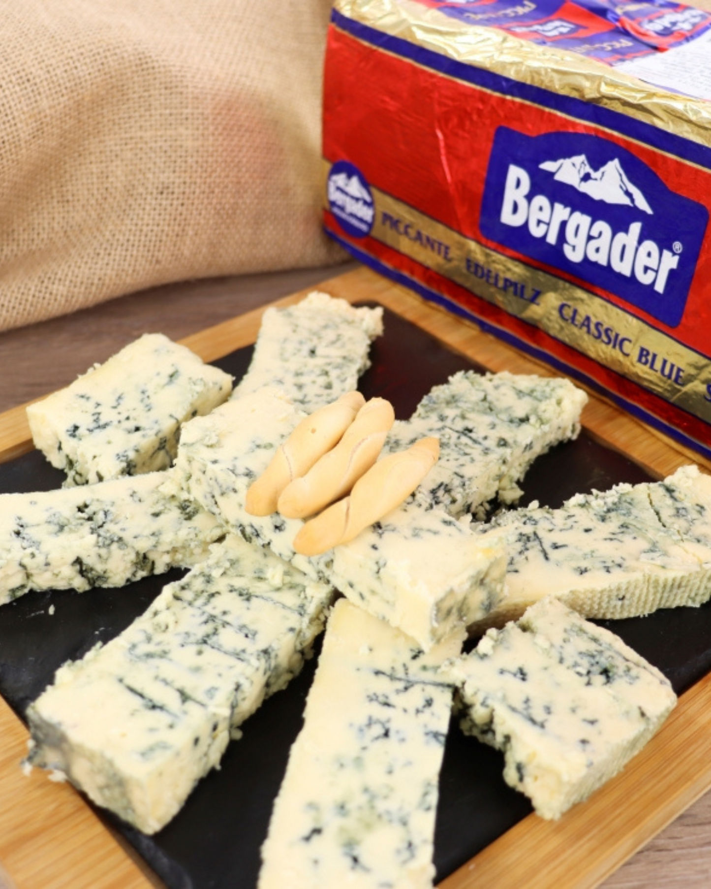 Queso Azul Bergader en Barra – Cremoso, Suave y Versátil 16,90€/Kg
