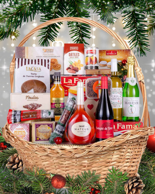 LOTE 67 – Cesta Premium con Ibéricos, Licores y Dulces